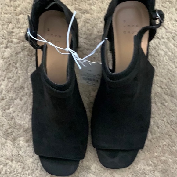 Black cut out heels booties - Picture 5 of 6